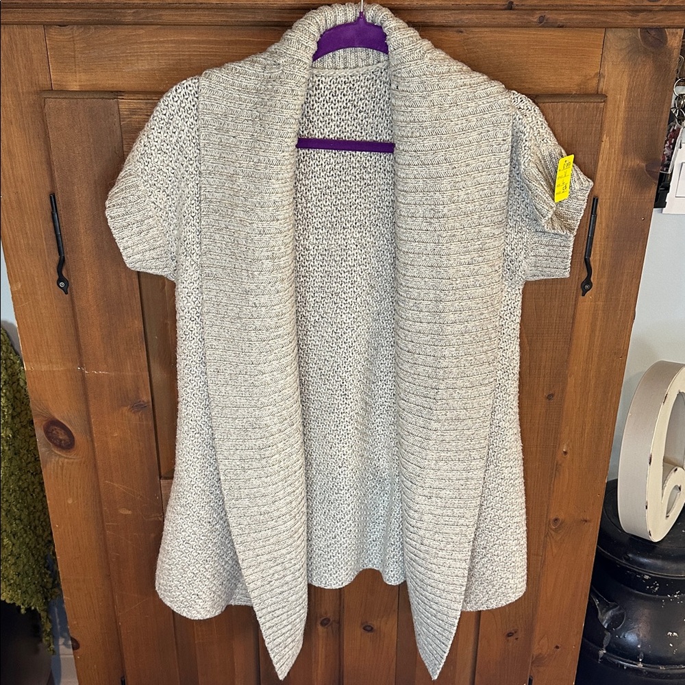 Bundle 5 items @ 5$, pay only 15$ - 2 items free! Cozy Beige Knit Cardigan